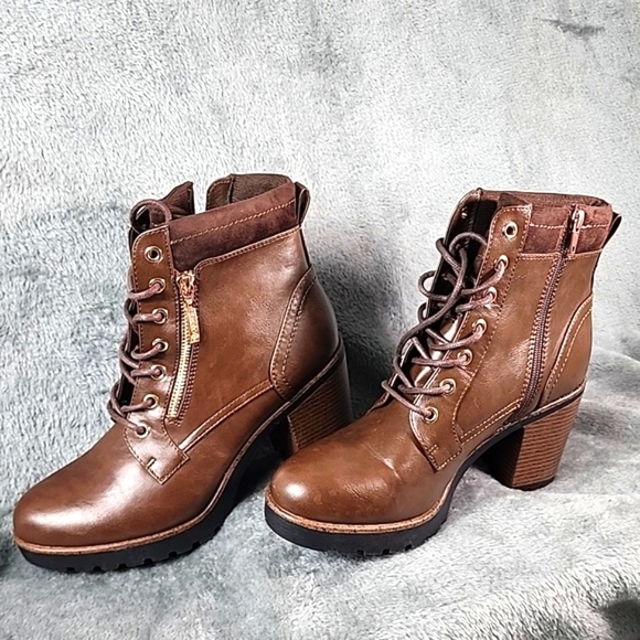 Eva & Zoe Palmer  women's lace-up Combat Boots .Size 9.  Chunky 3 inch heel. - Picture 2 of 10